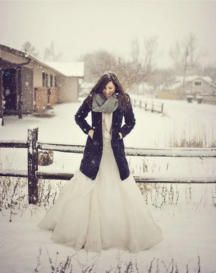 Зимний свадебный образ: накидки и шубки для невест