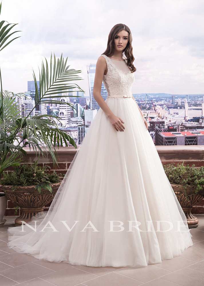 Brianne от Nava Bride