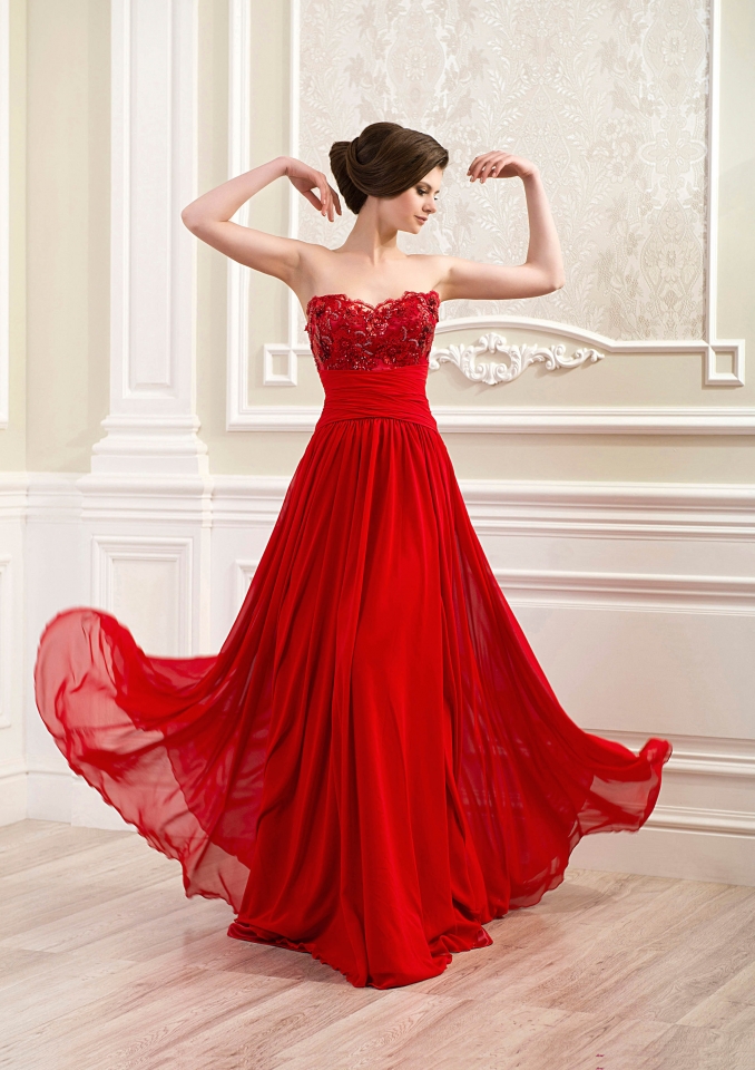Красное выпускное платье