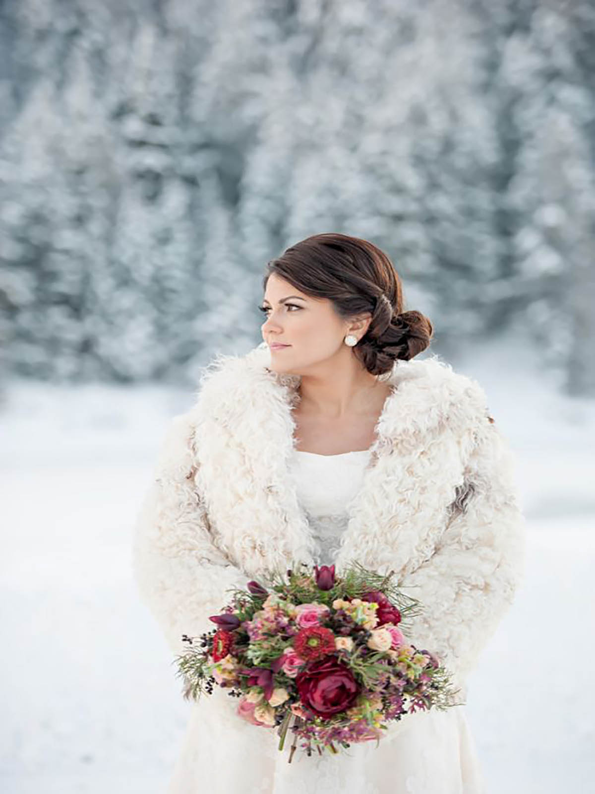 Модные свадебные шубки сезон осень-зима 2023