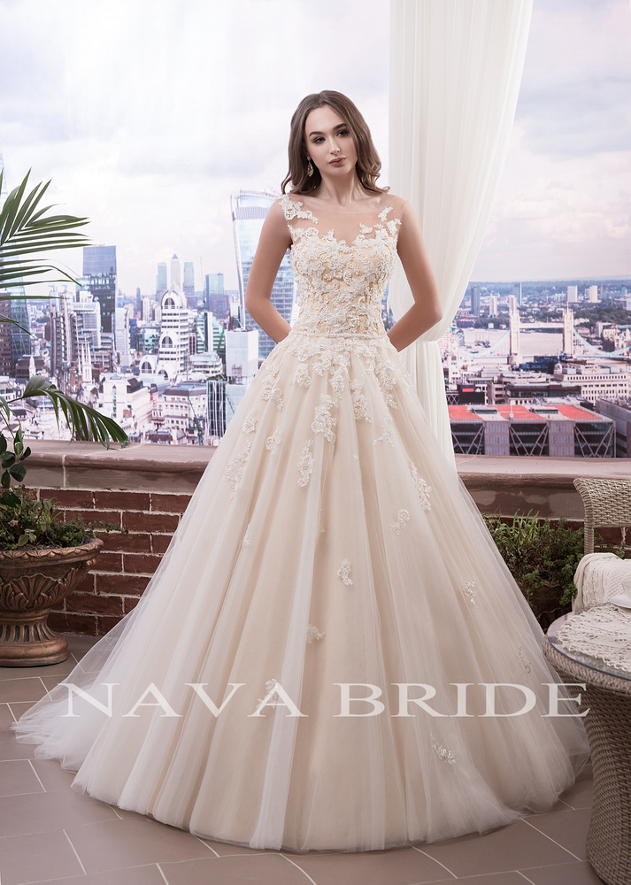 Dana от Nava Bride