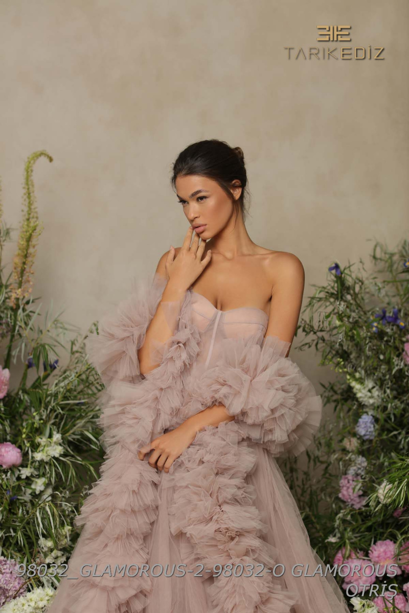 Glamorous от Tarik Ediz