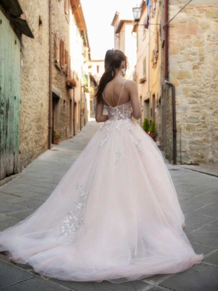 Whiriling Butterflies от Nava Bride